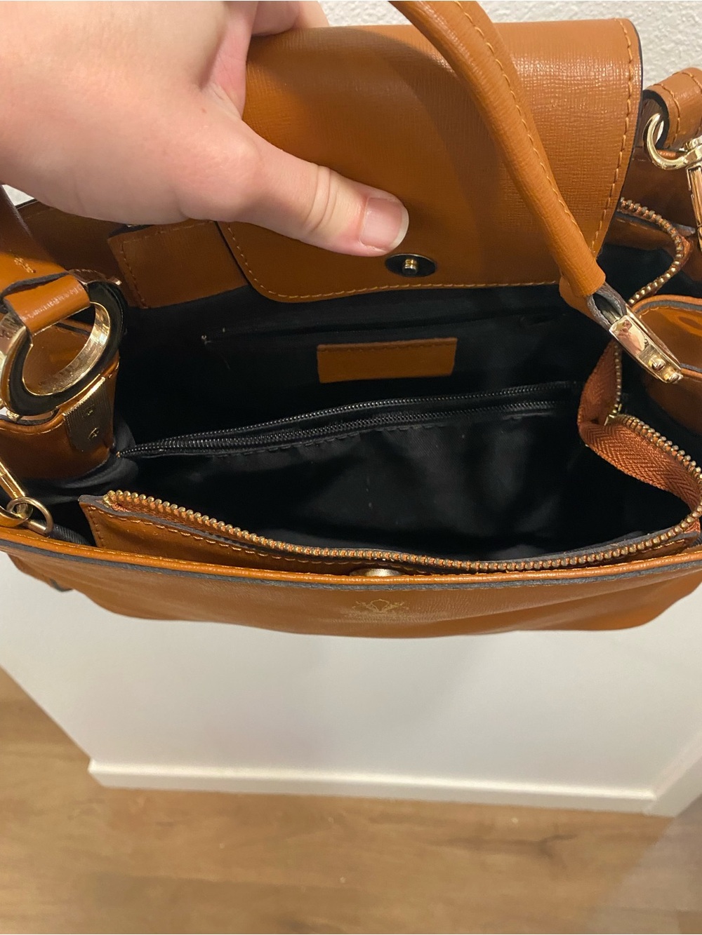 Vera Pelle Tan Leather Handbag - Picture 3 of 5